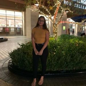 Meet your Posher, Johana